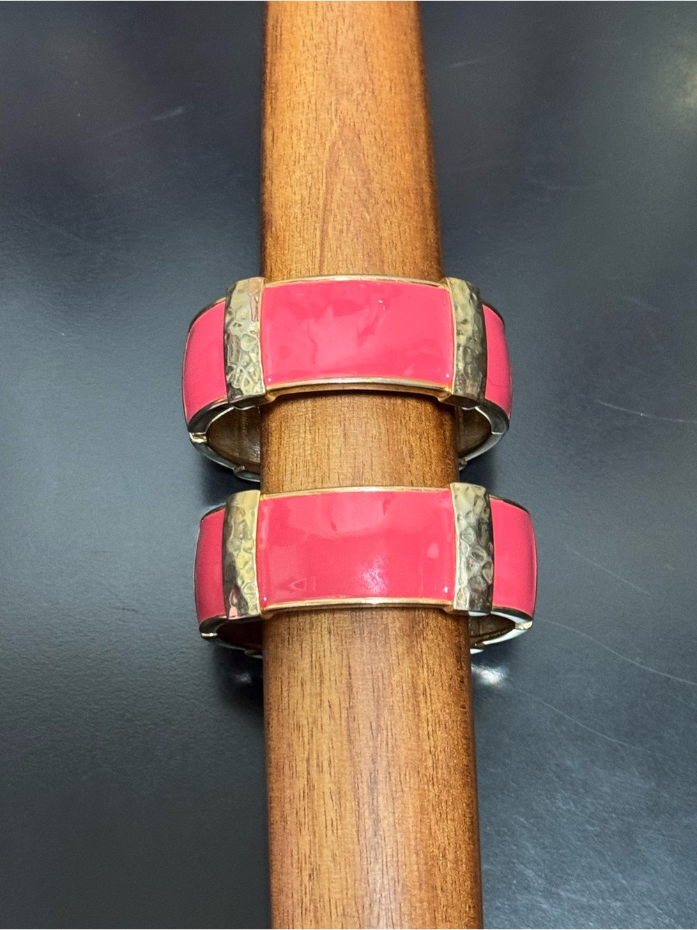Vintage 1980s Hot Pink Enamel Gold Tone Hinged Clamper Cuff Bangle Bracelet